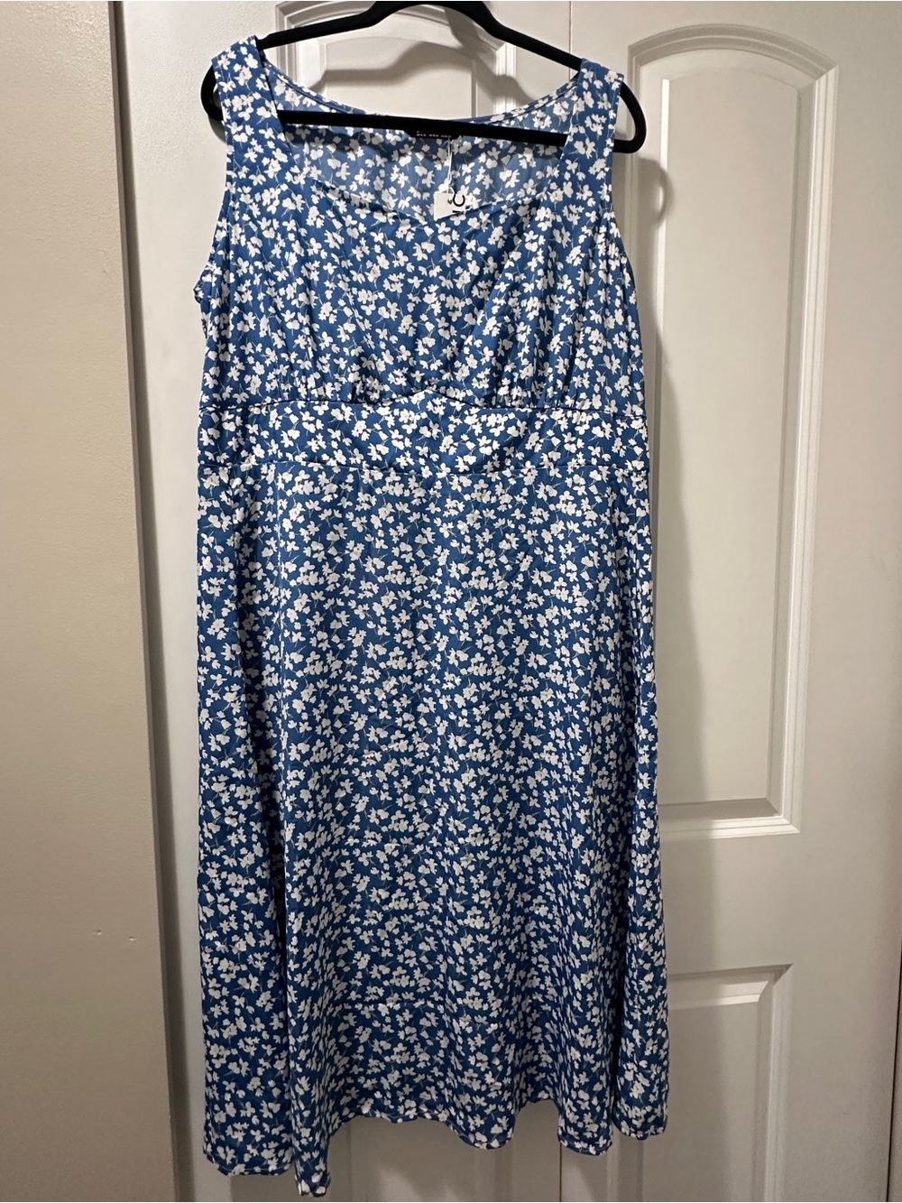 BloomChic Plus Size XL Blue Ditsy Floral Print Square Neck Sleeveless Dress